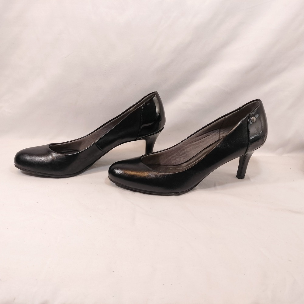 LifeStride Black Pumps; Lively Round Toe Soft System Heels